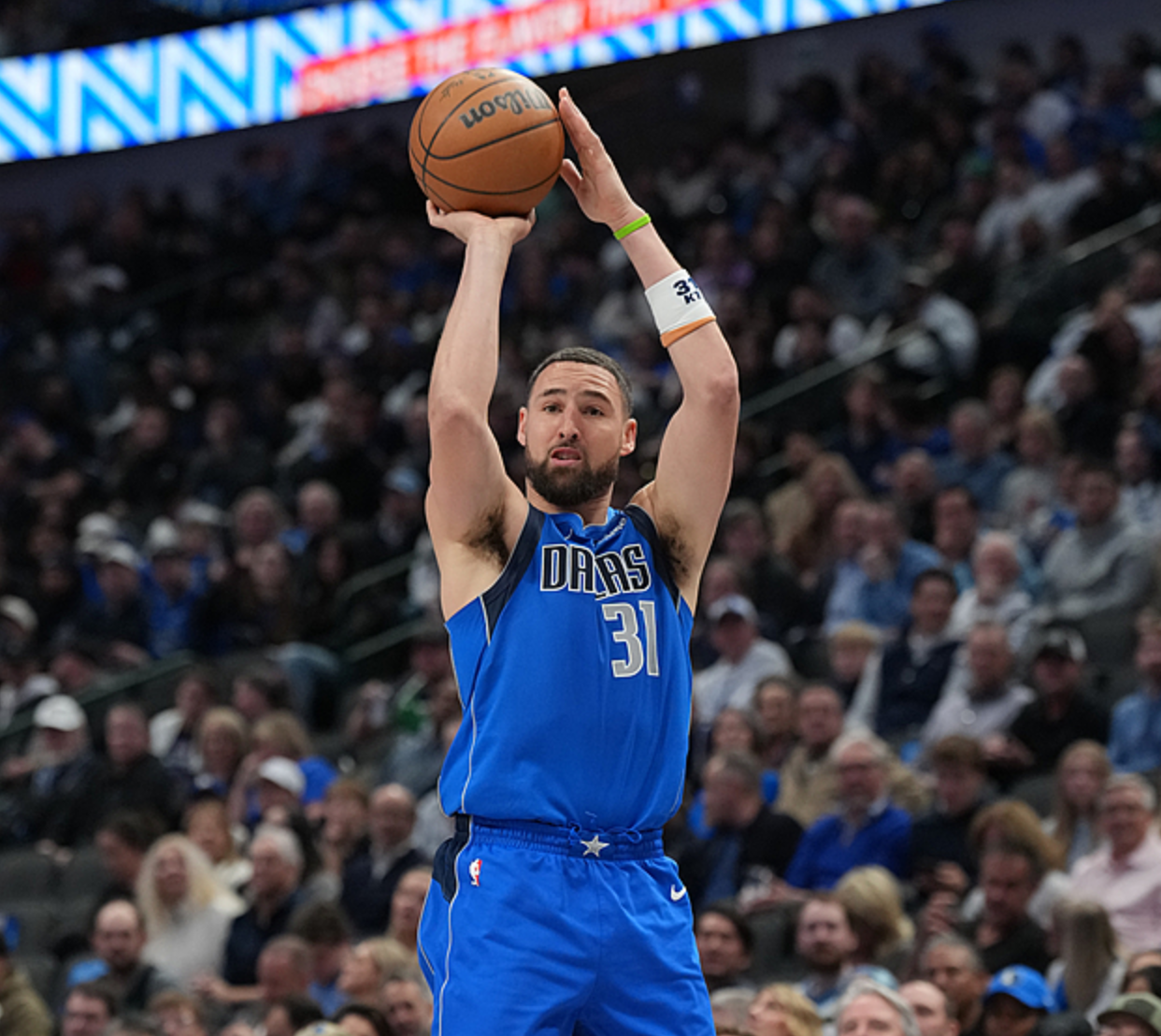 世界杯客户端下载中心-西部排名又变了：湖人爆冷输球，勇士三喜临门，2队排名互换